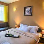 Slunchev Cviat Konukevi 3*